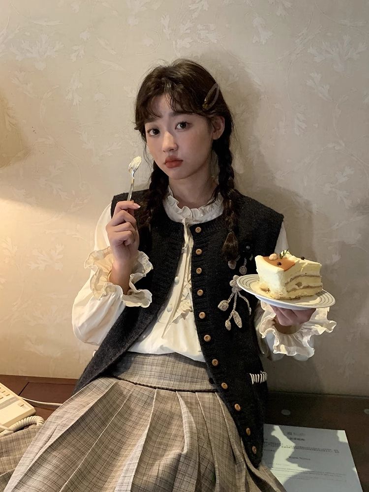 Embroidered Crochet Knit Vest【s0000005899】