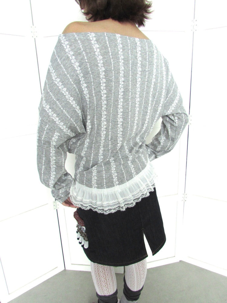 3D Corsage Wide Neckline Lace Hem Bat Sleeve Loose Long-Sleeve T-Shirt【s0000018953】