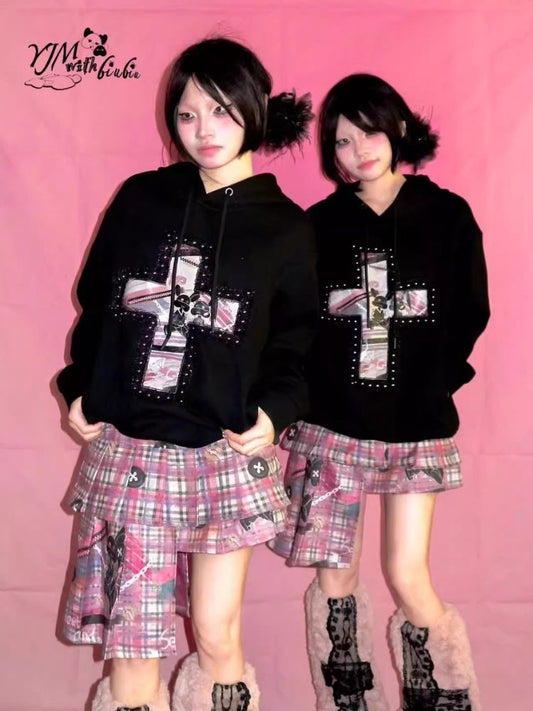 Embedded Frame Lace Cross Hooded Sweatshirt【s0000007717】