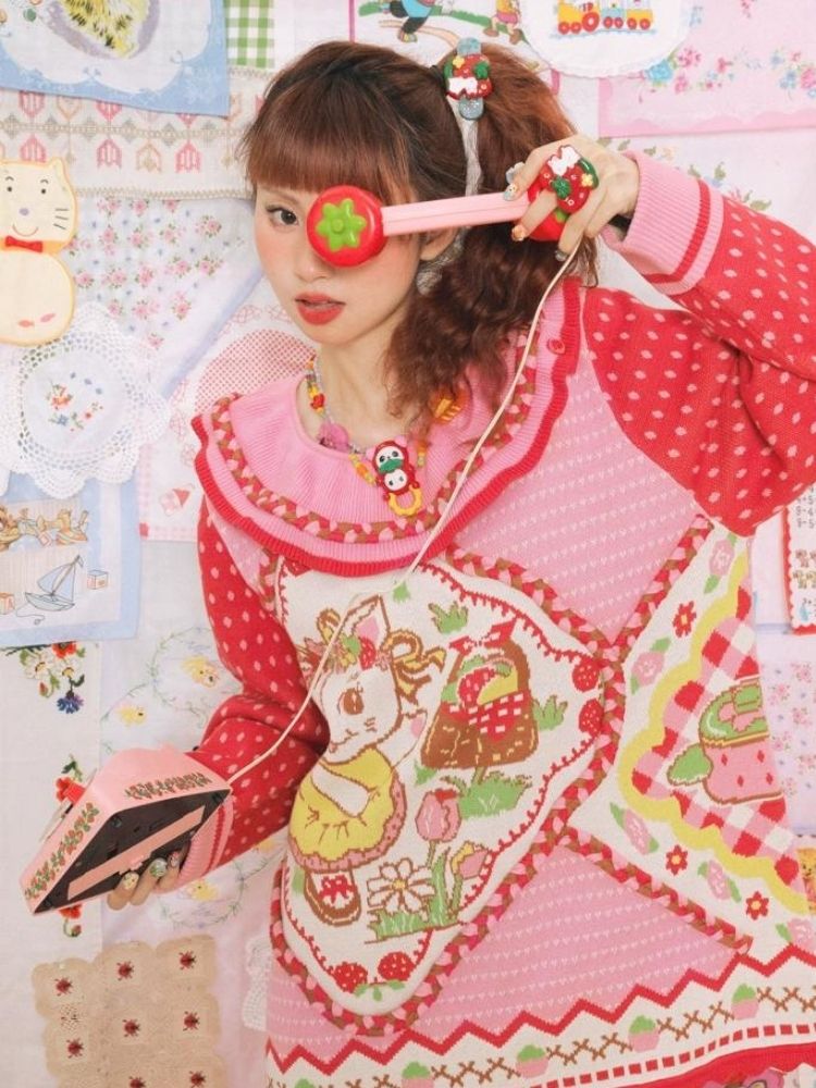 Strawberry jacquard pullover sweater【s0000003728】