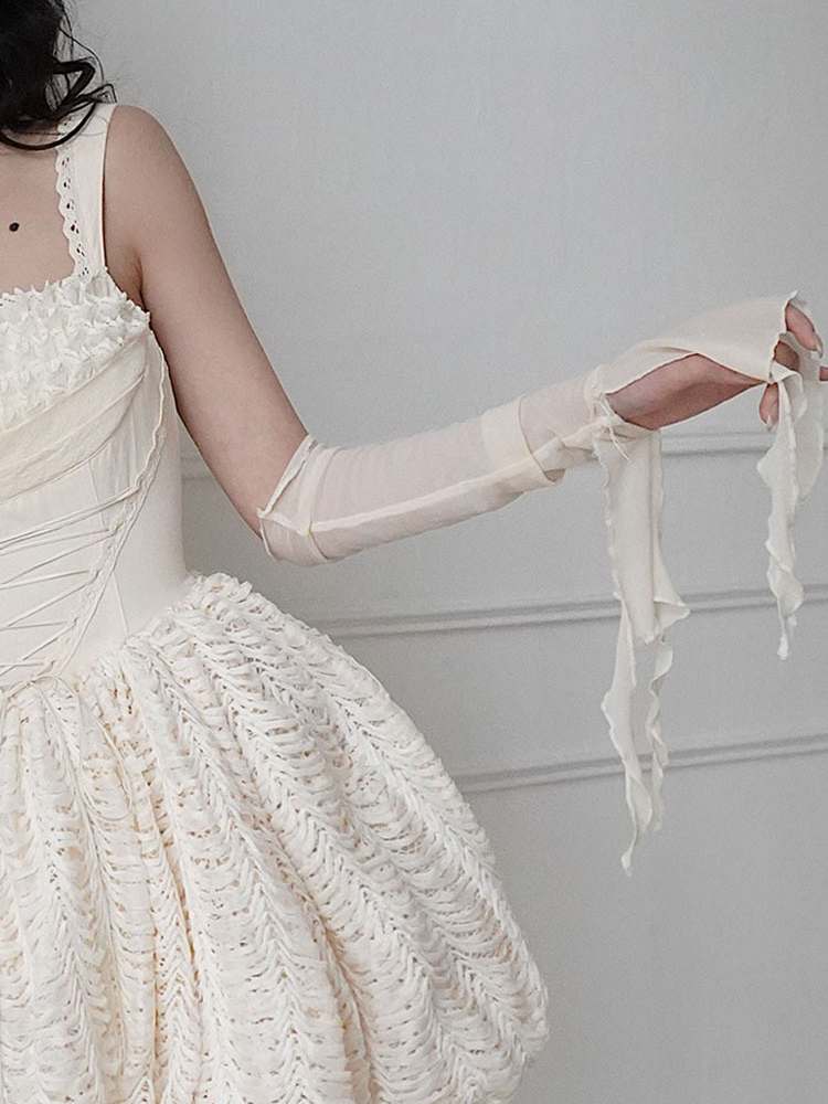 Fluttering Elastic Tulle Sleeves [s0000008145]