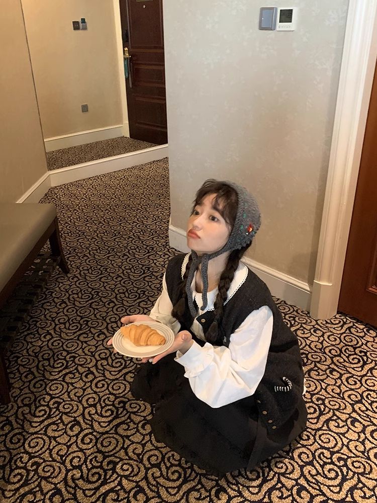 Embroidered Crochet Knit Vest【s0000005899】