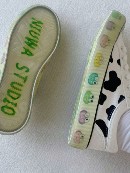 Hand-drawn frog illustration Cow pattern sneakers【s0000002117】