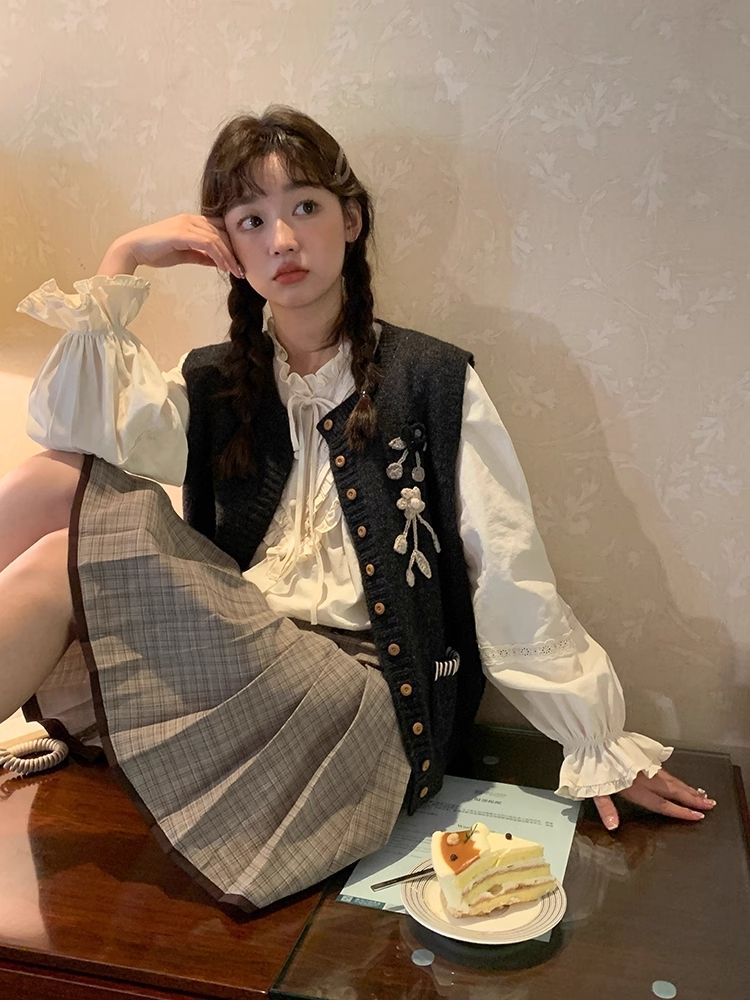 Embroidered Crochet Knit Vest【s0000005899】