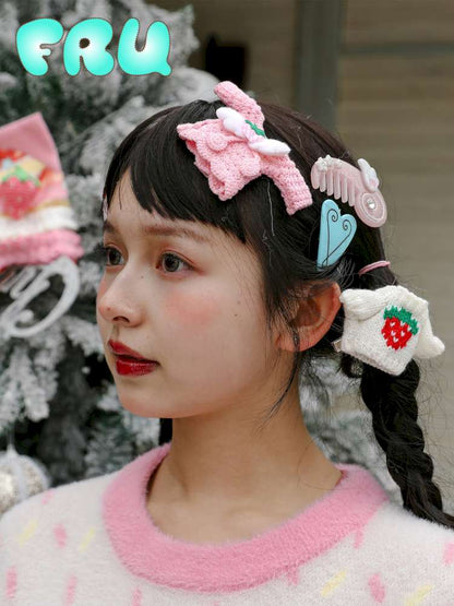 Knitted Strawberry Hairpin Sweater【s0000015111】