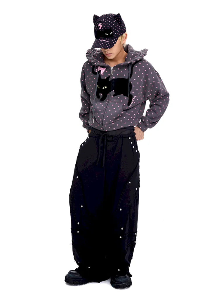 A cat's beanie hat on his head【s0000014095】