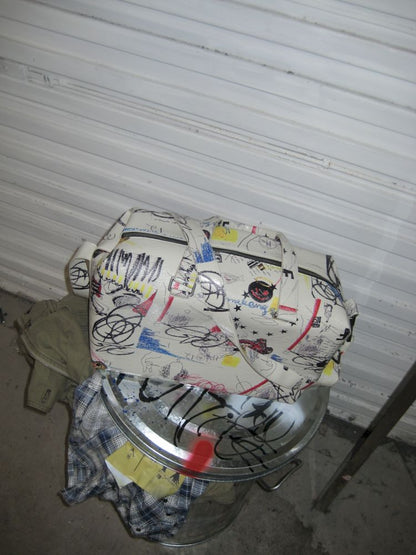 Graffiti art do old recycled material shoulder bag【s0000009564】