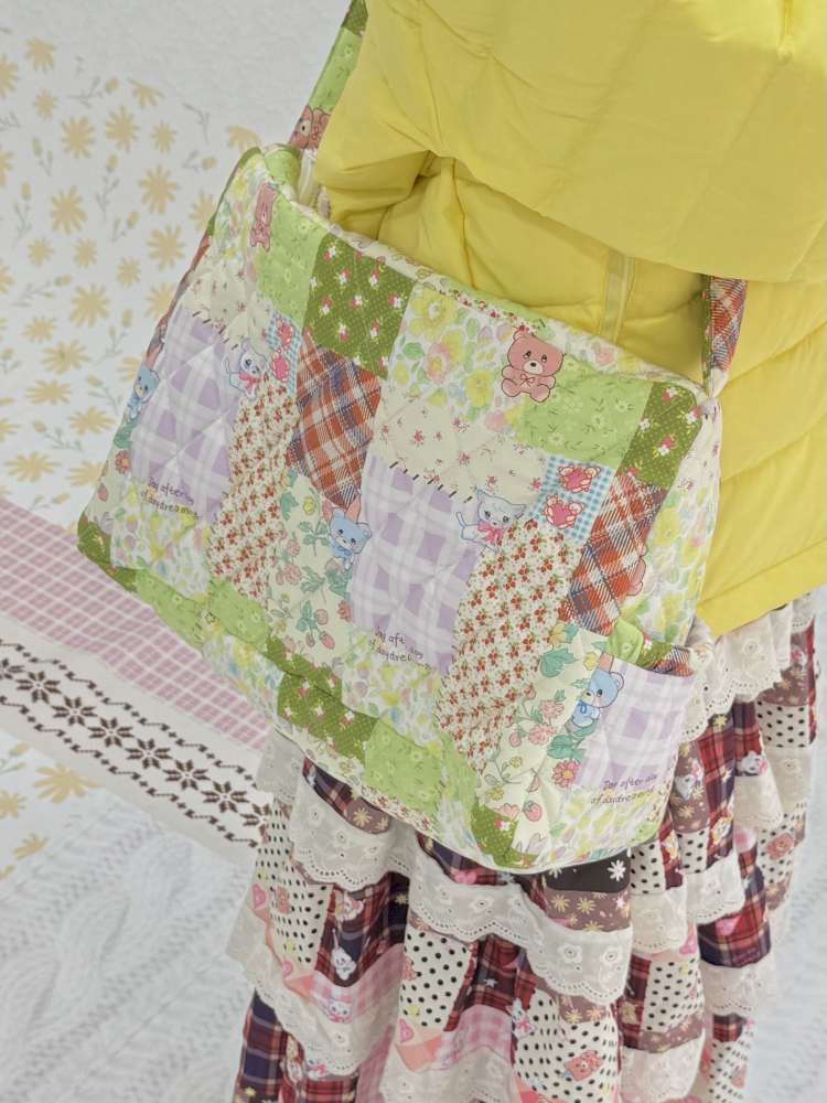 Quilted Blocked Printed Shoulder Bag【s0000015039】