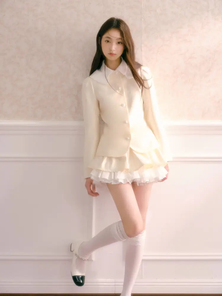 Long-sleeve jacket paired with a multi-layered puffy mini skirt【s0000014342】