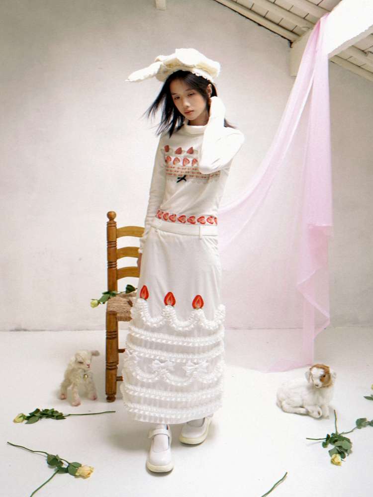 Cream Strawberry Cake Print Pencil Skirt【s0000014531】