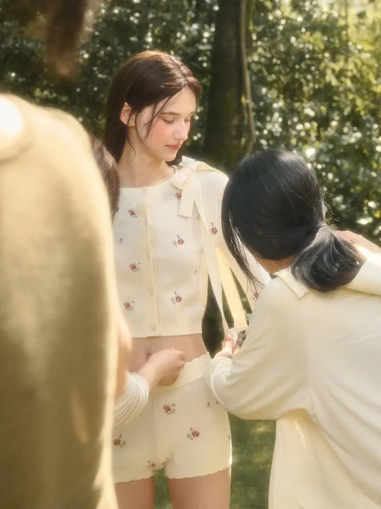 Floral Print “Mix & Match” Sweet Floral Knit Top【s0000014324】