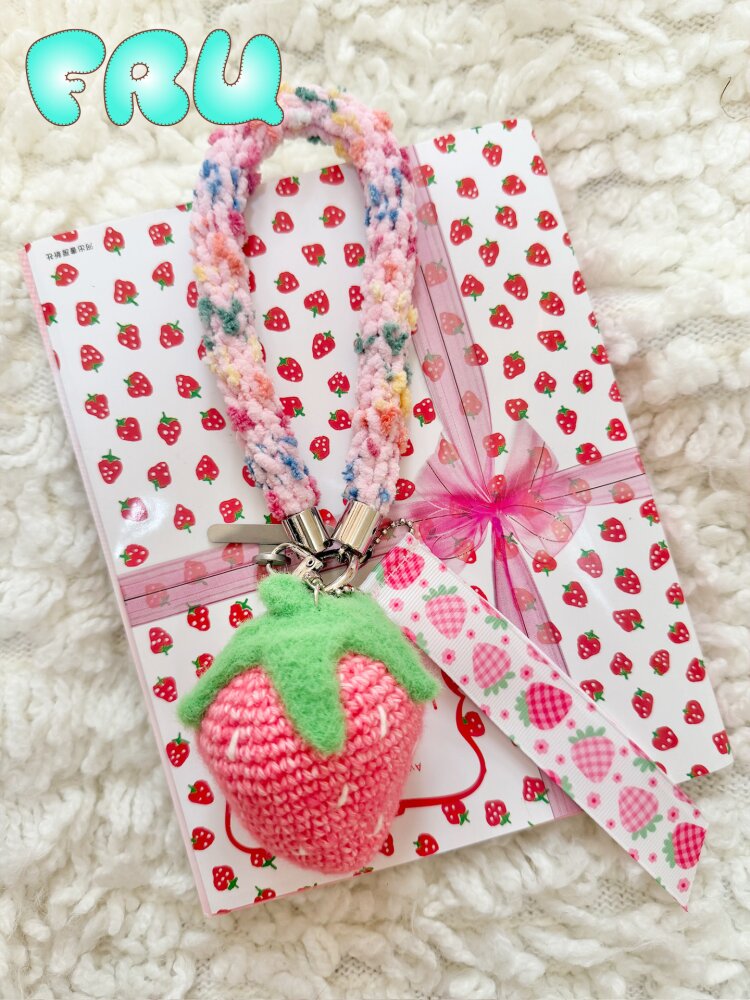 Hand Knitted Strawberry Phone Cord【s0000015612】 – SCULTURE（エス