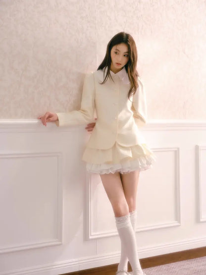 Long-sleeve jacket paired with a multi-layered puffy mini skirt【s0000014342】