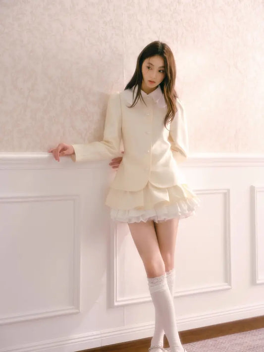 Long-sleeve jacket paired with a multi-layered puffy mini skirt【s0000014342】
