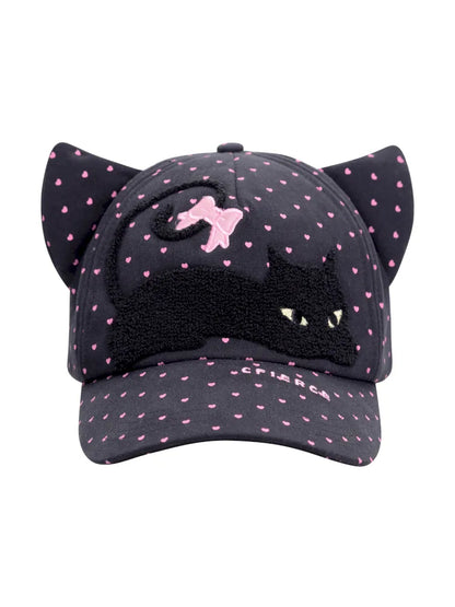A cat's beanie hat on his head【s0000014095】