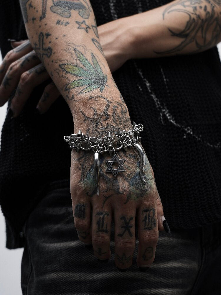 Heavy Gothic Rivet Bracelet【s0000018999】