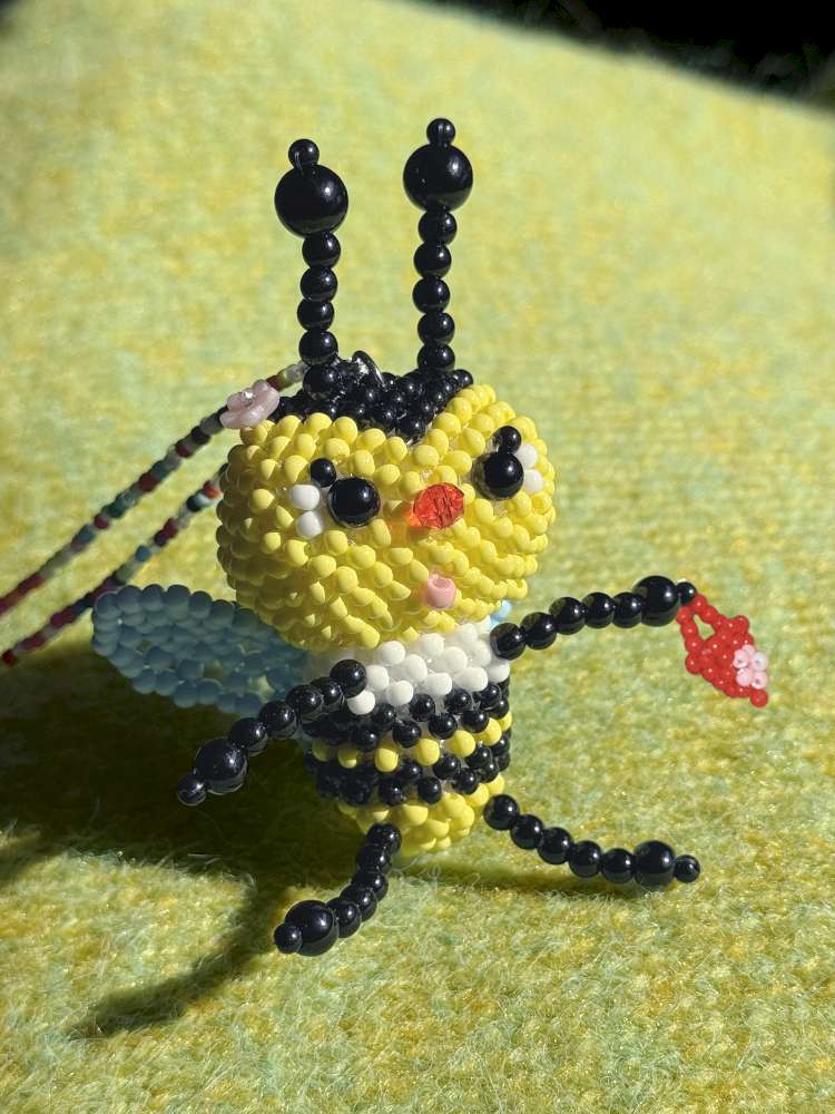 Handmade Beaded Bee Necklace Pendant【s0000015029】