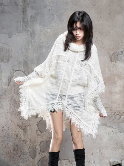 Asymmetrical fringe detailing on a niche knit top【s0000014136】