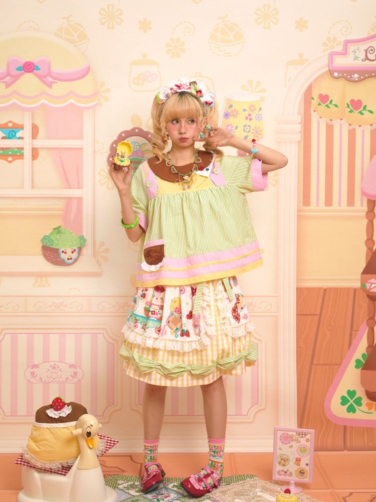 Asymmetric Neck Cute Doll Shirt【s0000013349】