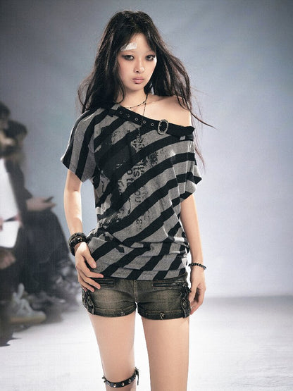Bat Striped Graffiti Loose T-Shirt【s0000016215】