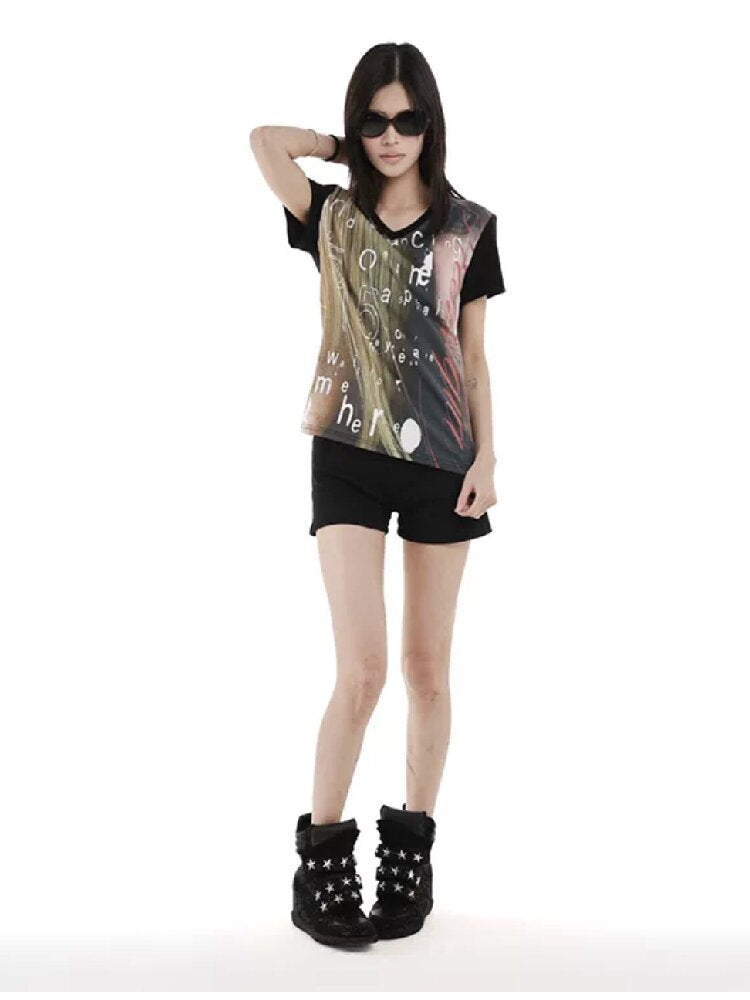 Graphic Portrait Print V-Neck Tee【s0000018250】