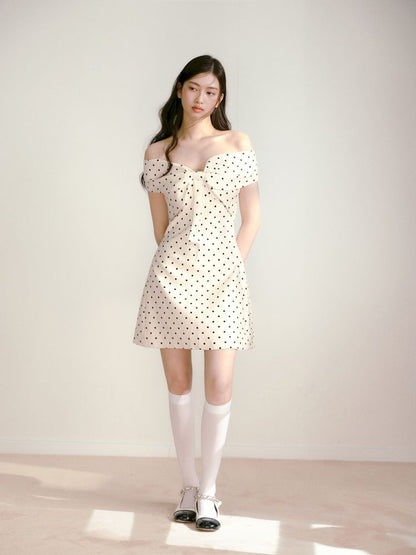 Polka dot three-dimensional bow one-shoulder waisted dress【s0000013238】