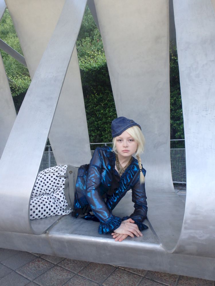 Metallic-colored broken polarized blue mesh cardigan【s0000013178】