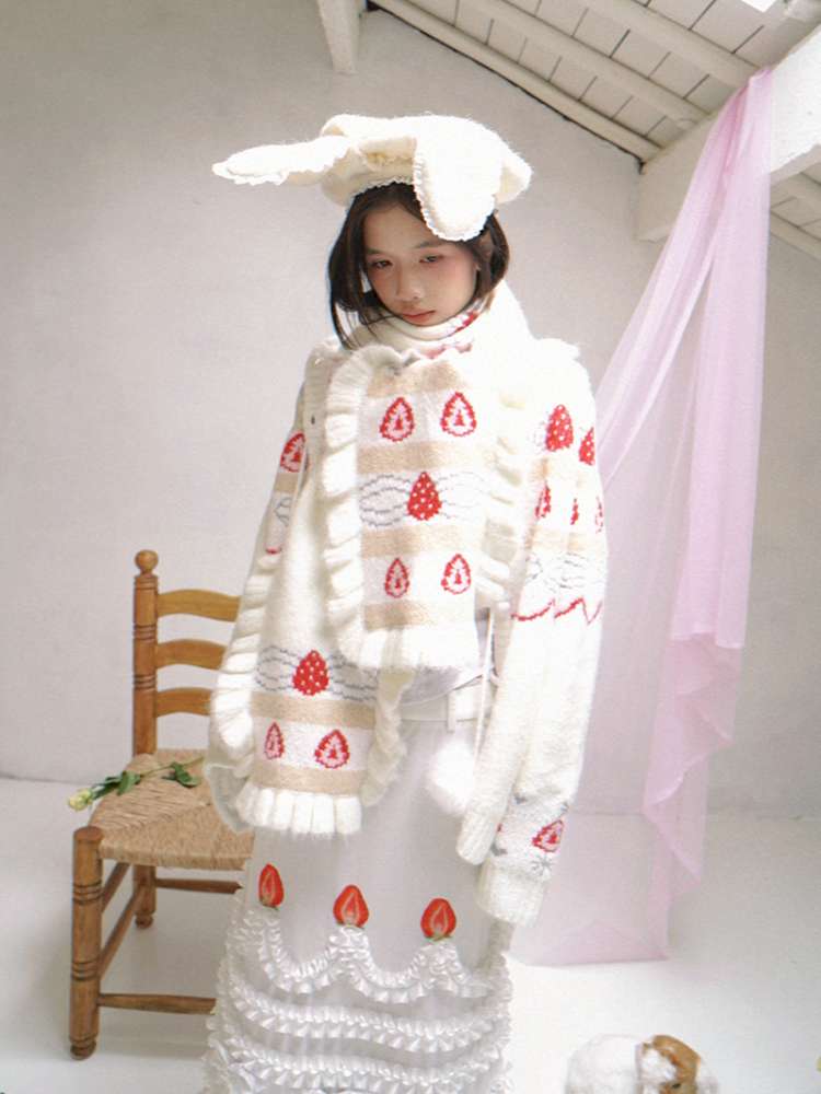 Cream Strawberry Cake Jacquard Scarf【s0000014526】