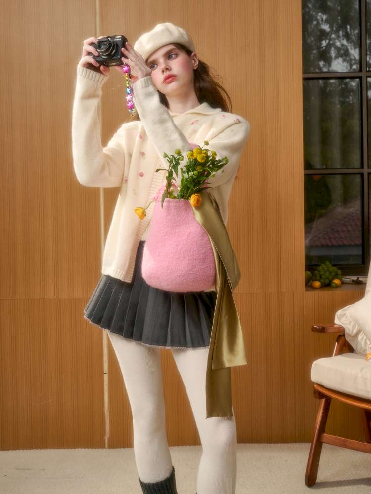 Wool Hand-Embroidered Flower Sweater Cardigan【s0000014891】