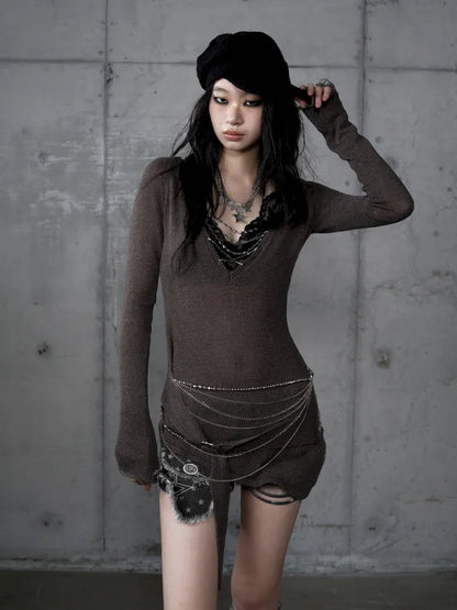 Slim-Fit V-Neck Long-Sleeve Knit Top【s0000013947】