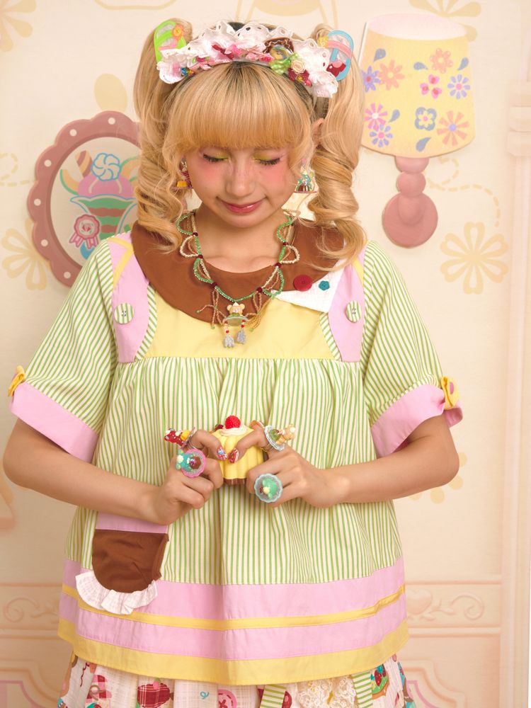 Asymmetric Neck Cute Doll Shirt【s0000013349】