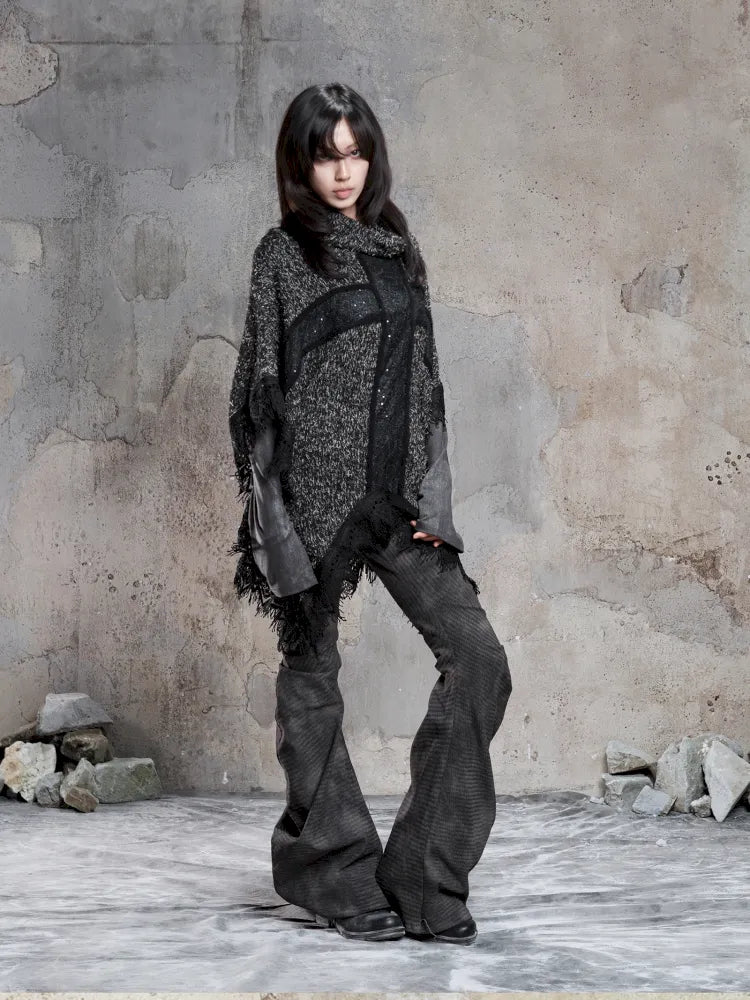 Asymmetrical fringe detailing on a niche knit top【s0000014136】