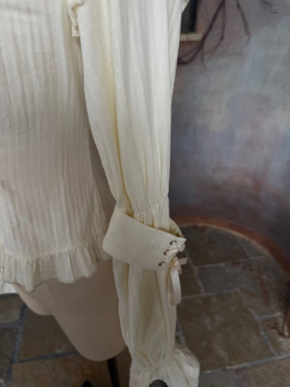 Lotus Sleeve Lace Beige Crop Top【s0000015614】