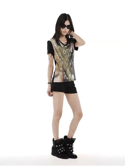 Graphic Portrait Print V-Neck Tee【s0000018250】