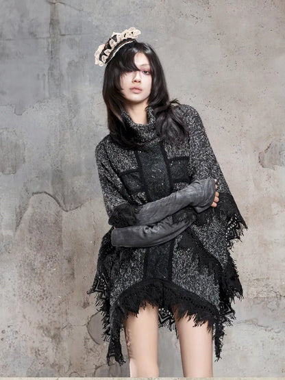 Asymmetrical fringe detailing on a niche knit top【s0000014136】