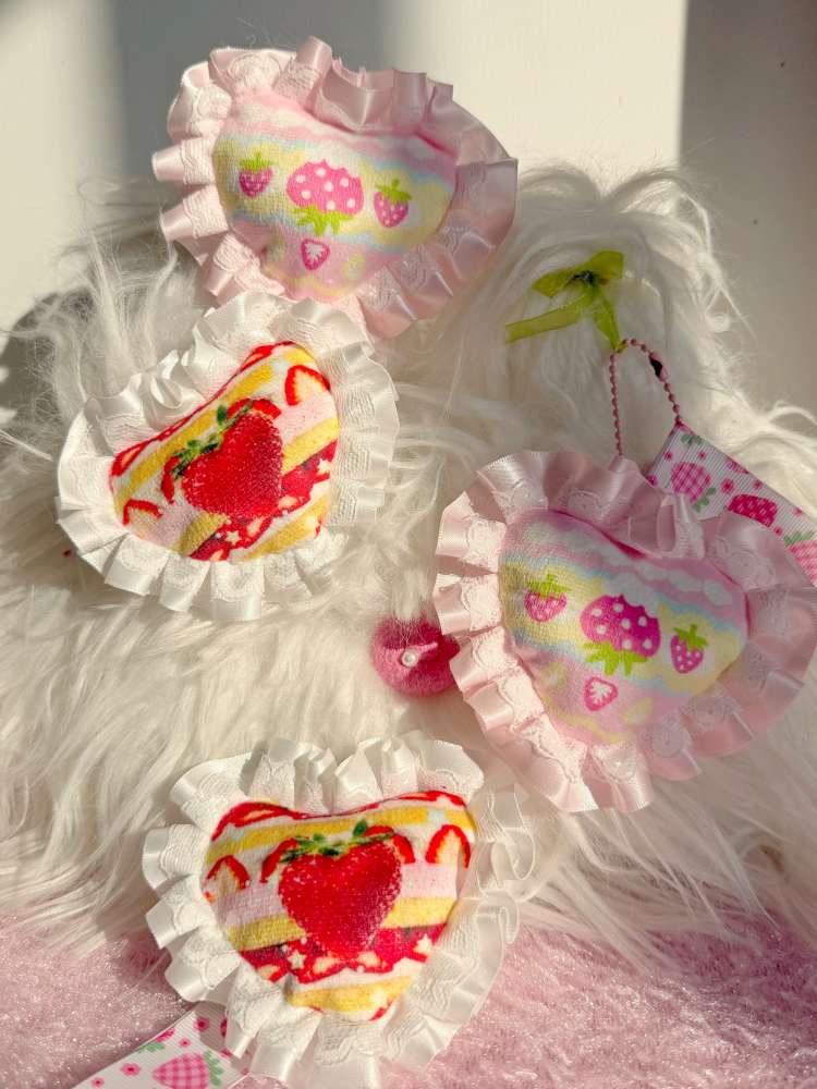 Lace Strawberry Hairpin Keychain【s0000015113】