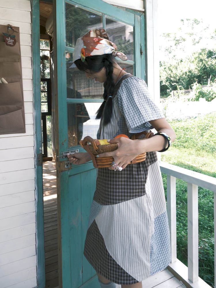 Loose-fitting short-sleeved dress【s0000012770】