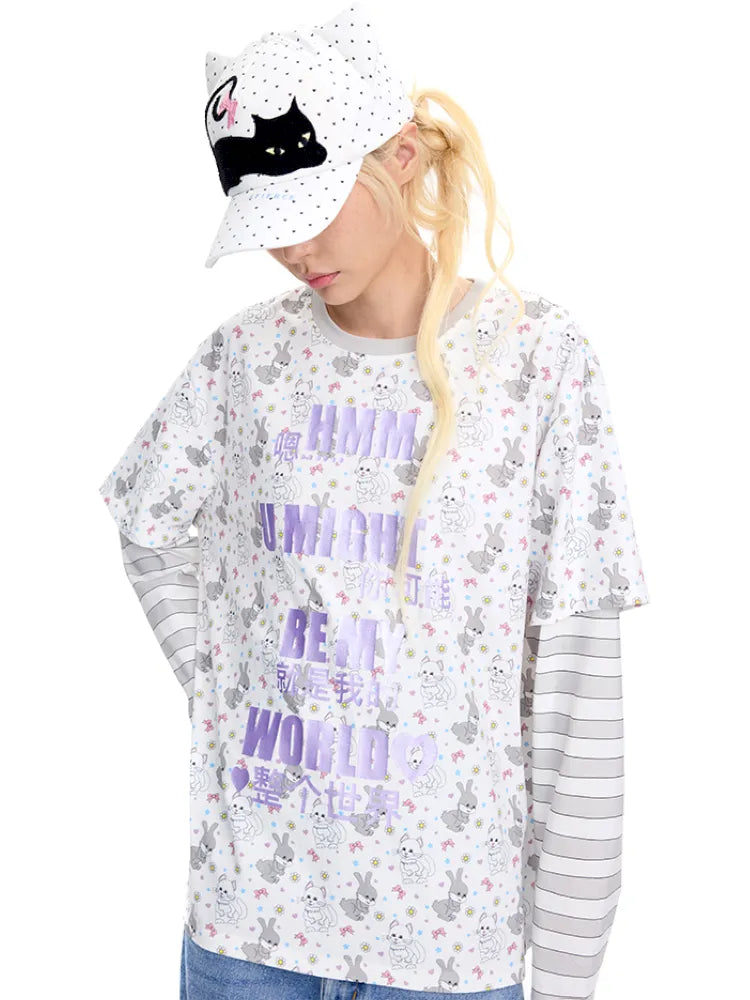 A cat's beanie hat on his head【s0000014095】