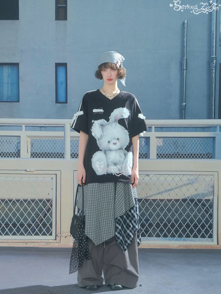 Rabbit print v-neck black short sleeve t-shirt【s0000013380】