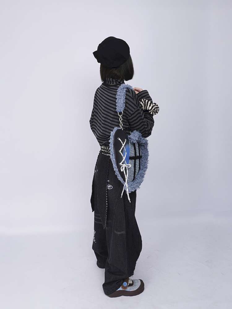 Graffiti Splicing Hairy Love Crossbody Bag【s0000014614】