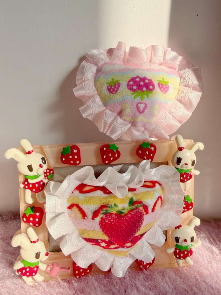 Lace Strawberry Hairpin Keychain【s0000015113】