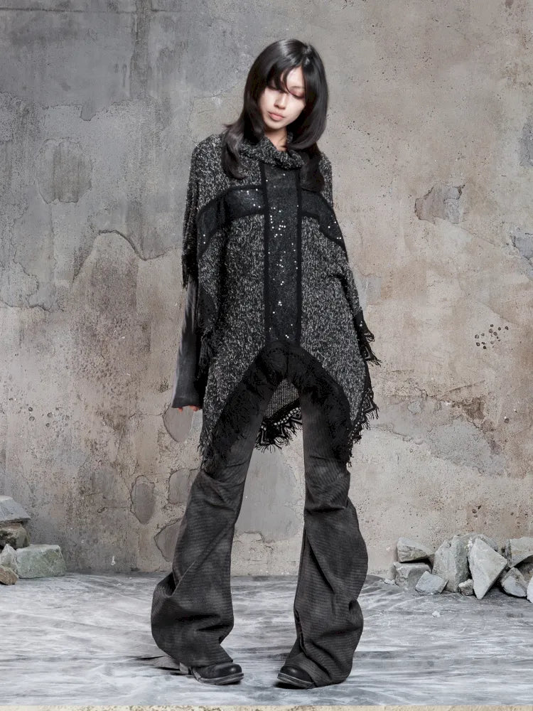 Asymmetrical fringe detailing on a niche knit top【s0000014136】