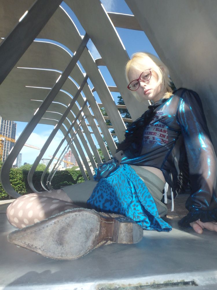 Metallic-colored broken polarized blue mesh cardigan【s0000013178】