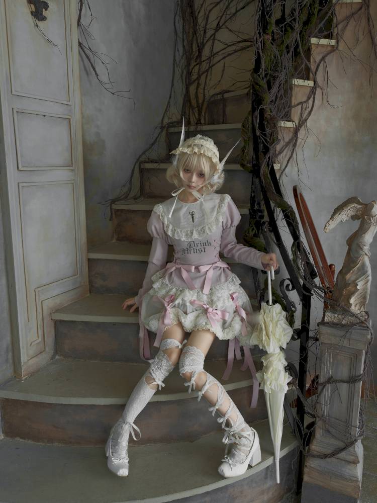 Pull-Up Hem Blouse and Tiered Skirt【s0000014433】