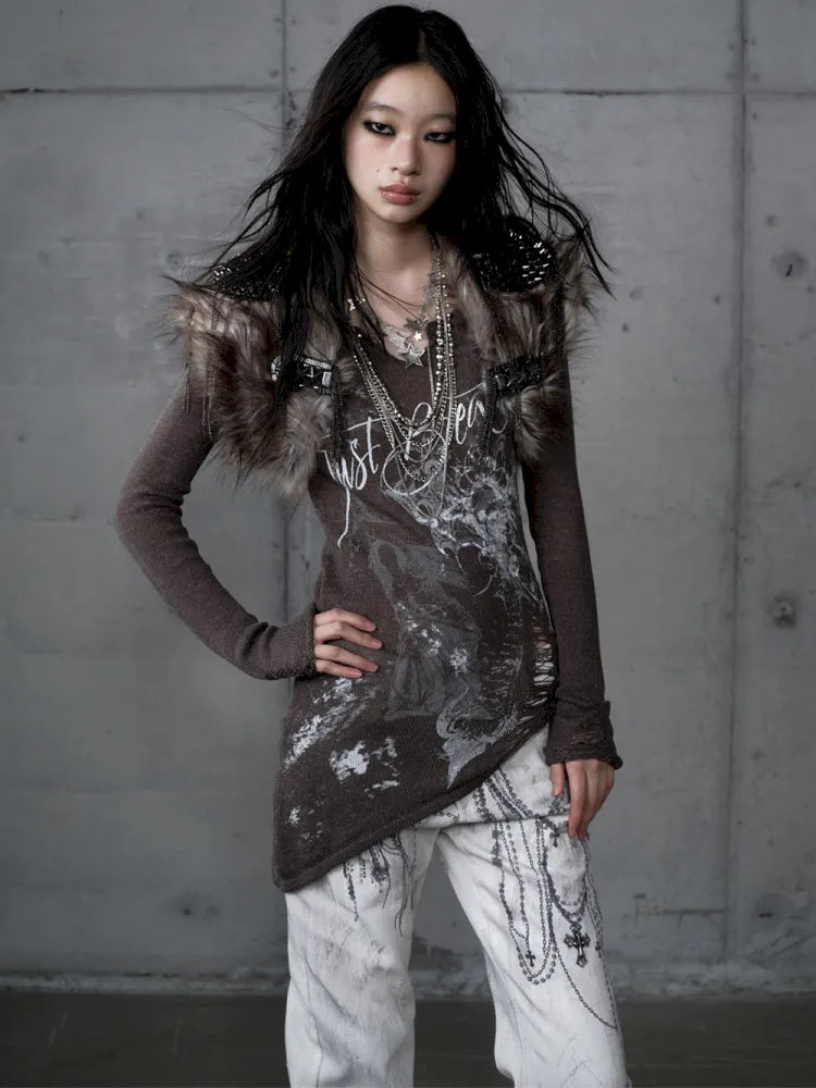 Slim-Fit V-Neck Long-Sleeve Knit Top【s0000013947】