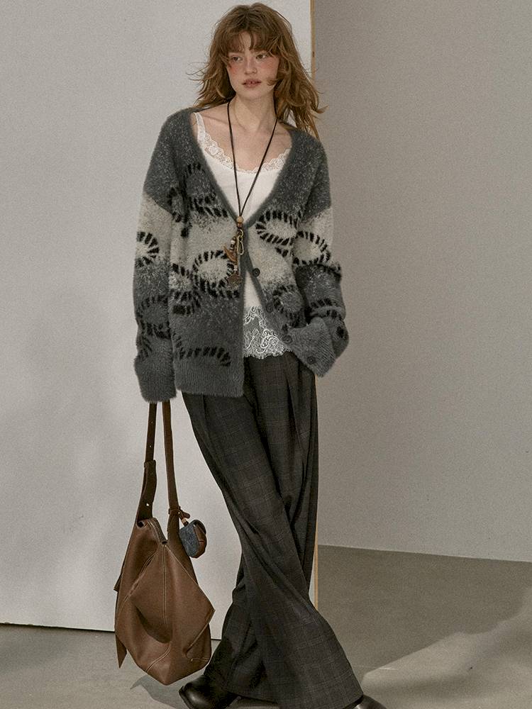 Oversized V-Neck Knit Cardigan【s0000014404】