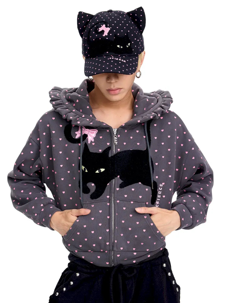 A cat's beanie hat on his head【s0000014095】