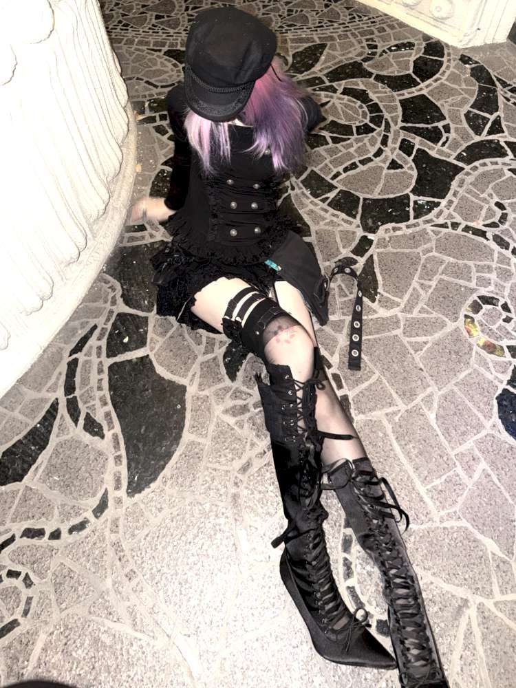 Subculture Thin Velvet Double Breasted Halter Top【s0000014683】