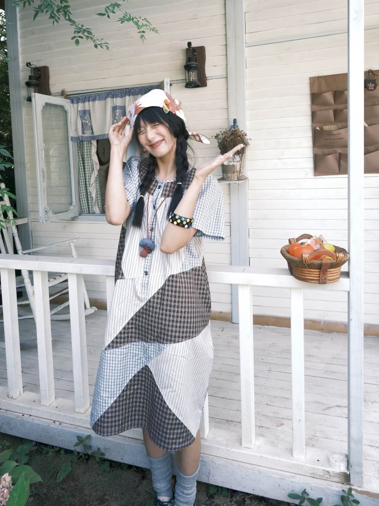Loose-fitting short-sleeved dress【s0000012770】