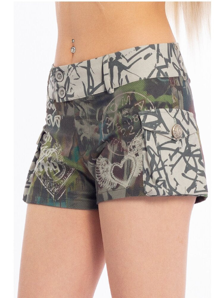 Messy Graffiti Love Print Shorts【s0000018057】